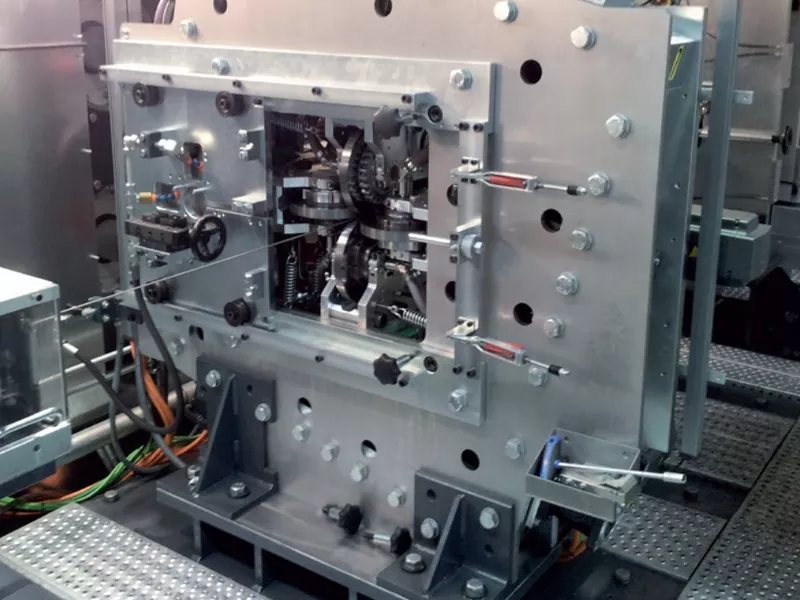 តើ​ឧស្សាហកម្ម​អ្វី​ខ្លះ​ដែល​ម៉ាស៊ីន​រំកិល​ទម្រង់​ប្រើ​ក្នុង​